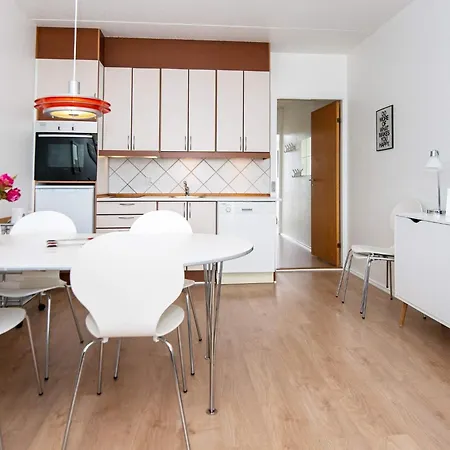 4 Person In Apartament *